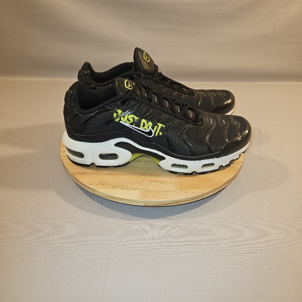 Nike Air Max I GS Black Volt DM-3264-001  Size 7